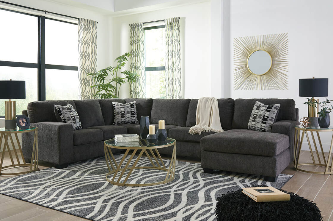 Ballinasloe 3-Piece Sectional with Chaise (Right-Facing)