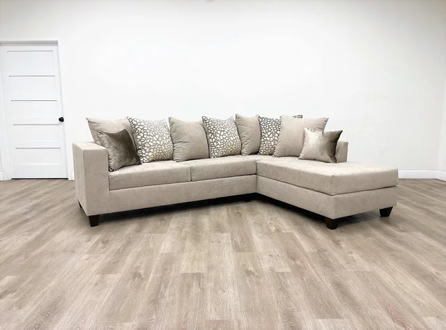 The Hudson Right-Facing Chaise Sectional