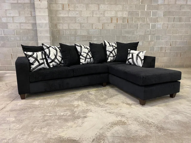 The Hudson Right-Facing Chaise Sectional